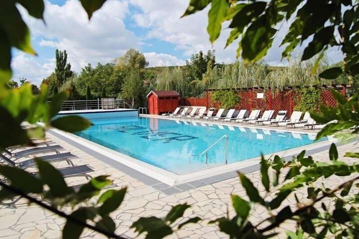 Pool 26 of 51