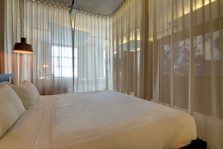 Room 69 of 308