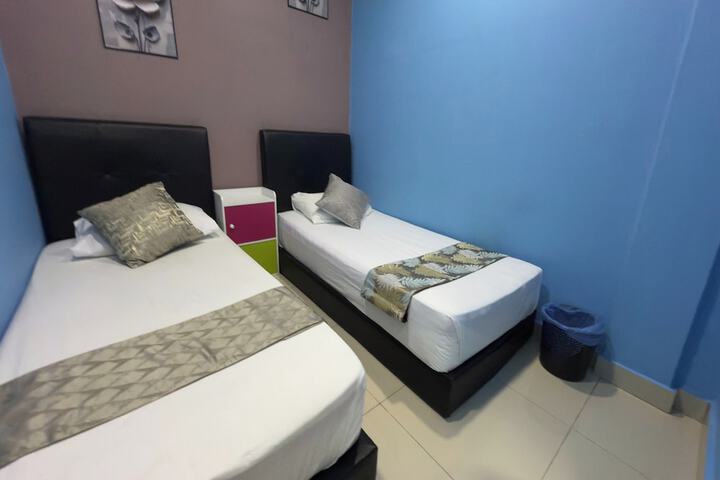 Room 54 of 68