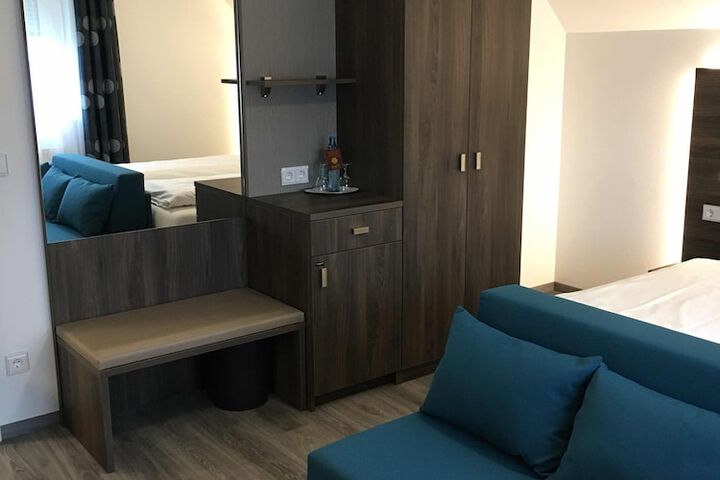 Room 14 of 40