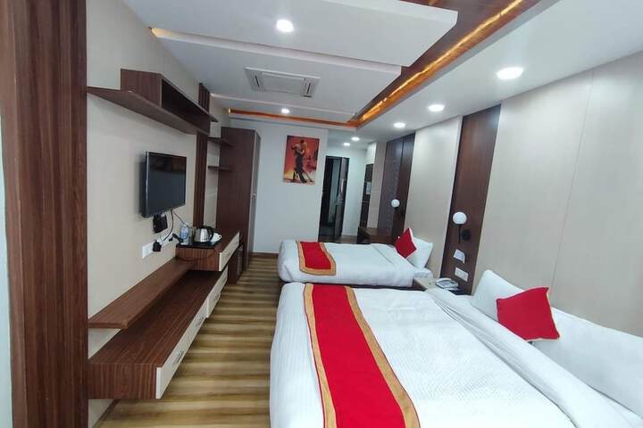 Room 10 of 28