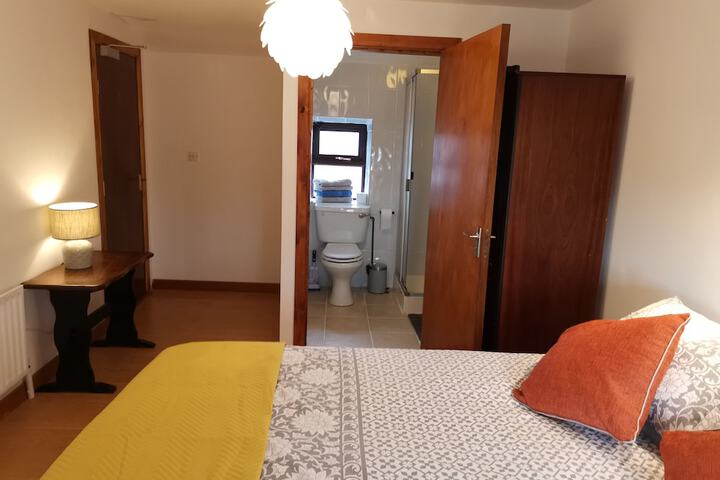 Room 2 of 8