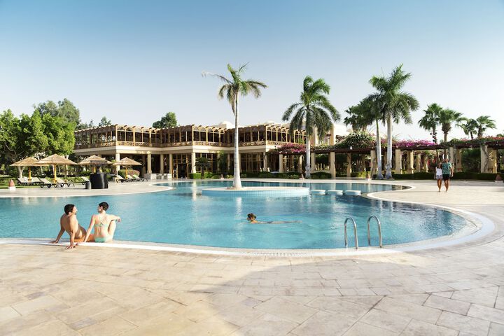 Pool Hotel