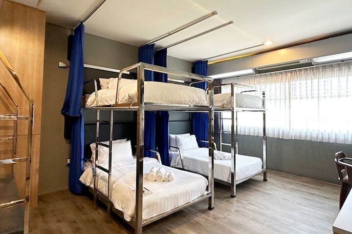Room 9 of 36