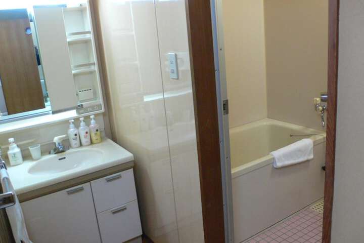 Room 17 of 52
