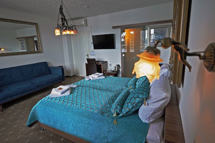Room 31 of 107