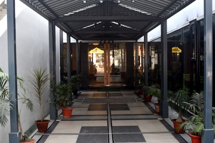 Hotel 32 of 32