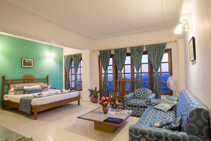 Room 30 of 81
