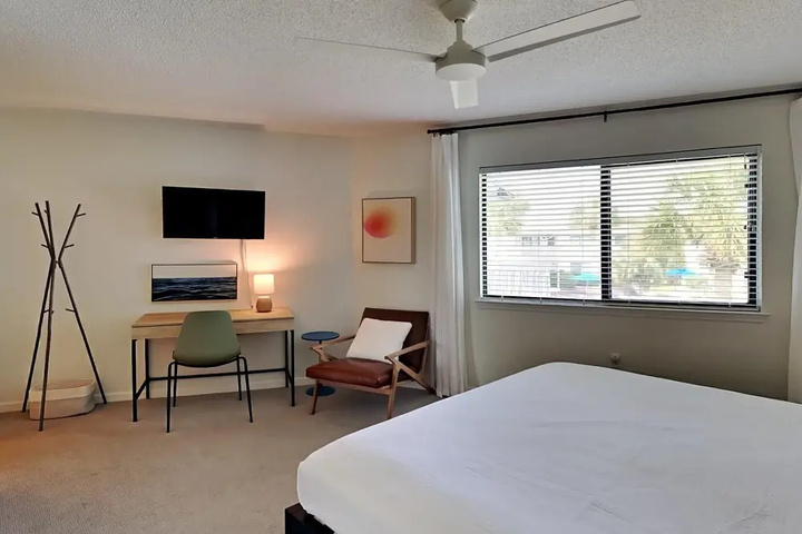 Room 3 of 18