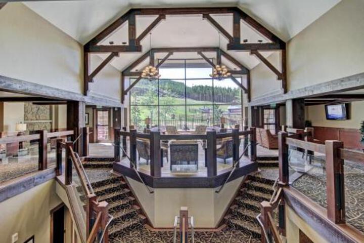 Exterior of Crystal Peak Lodge C7104
