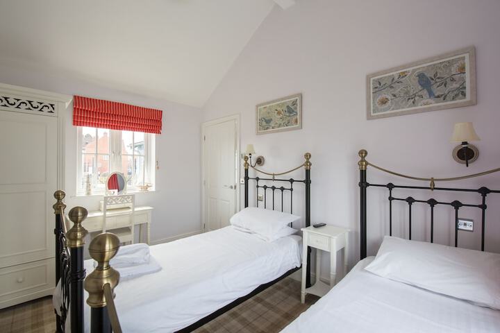 Room 28 of 149