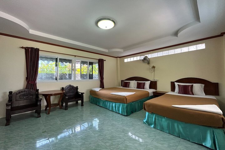 Room 4 of 34