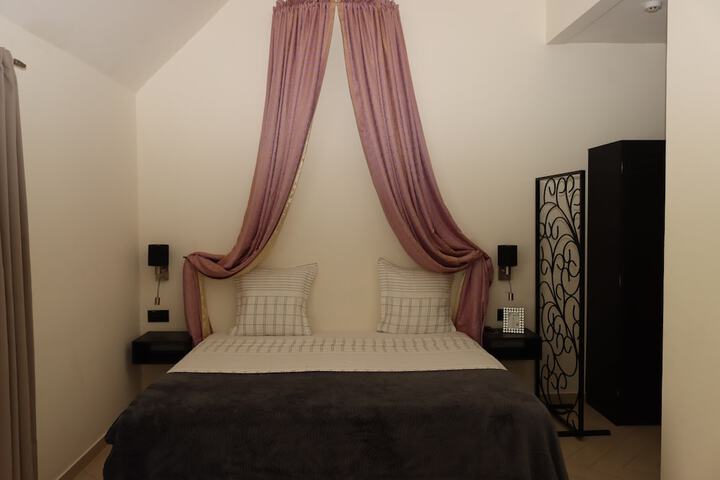 Room 9 of 54