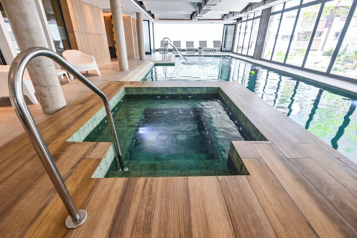 Pool 50 of 107