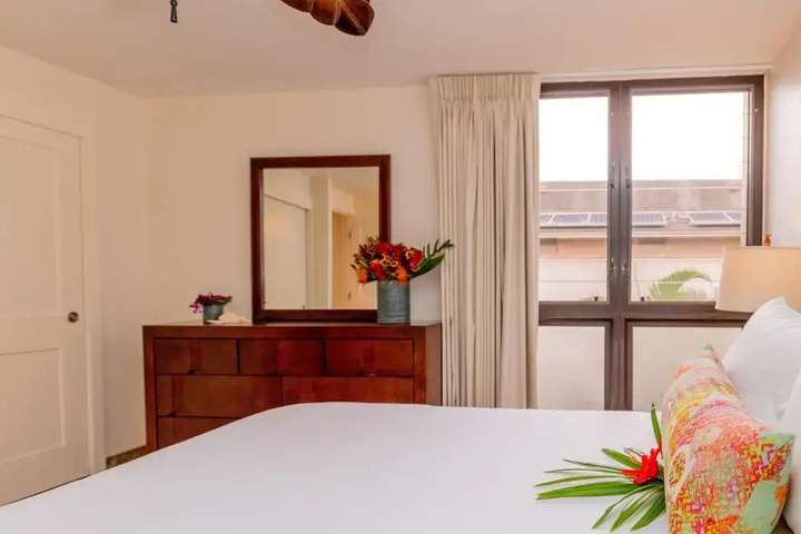 Room 4 of 30