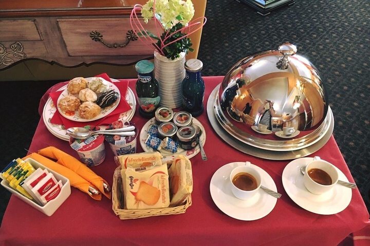 Breakfast/Coffee Service 9 of 11