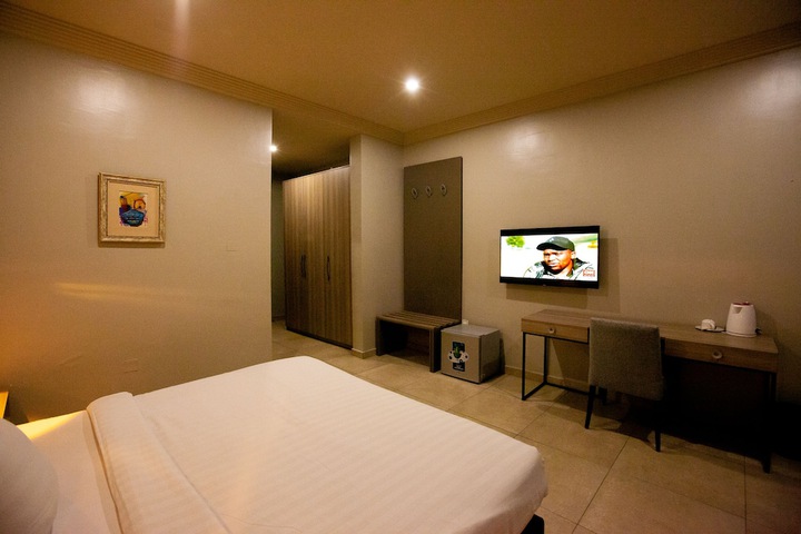 Room 12 of 29