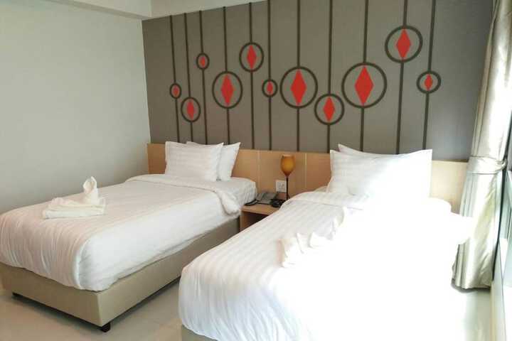 Room 4 of 69