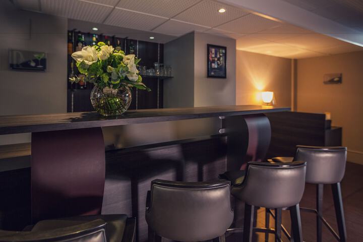 Lounge 63 of 80