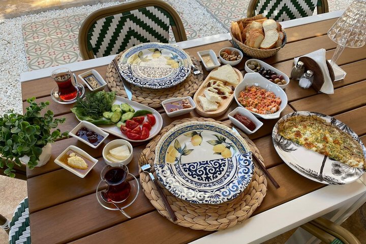Breakfast/Coffee Service 23 of 58