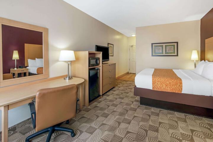 Room 17 of 42