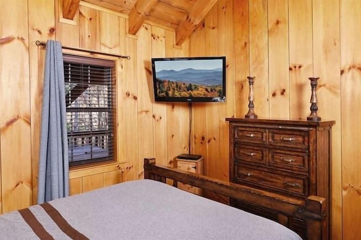 Room 3 of 11