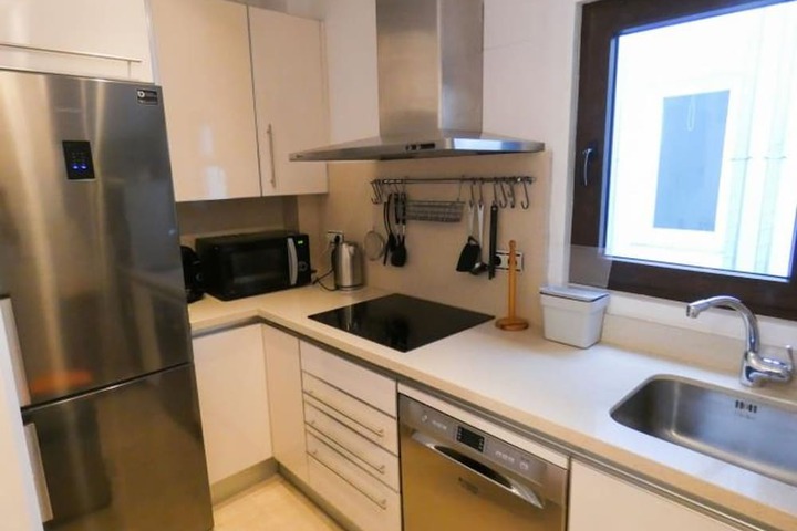 Room 2 of 25