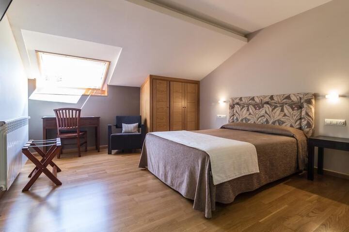 Room 10 of 33