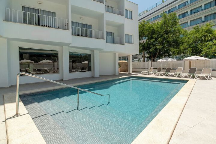 Pool Hotel