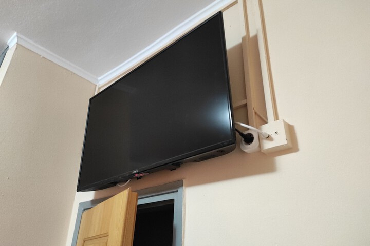 Room 10 of 32