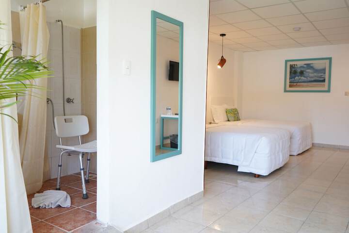 Room 27 of 48
