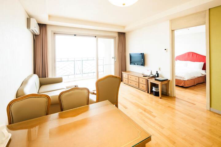 Room 5 of 110