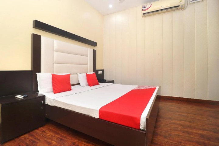Room 3 of 18