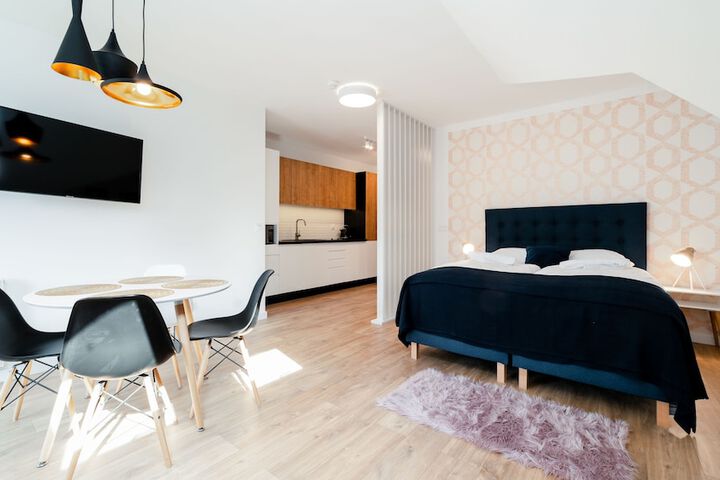Room 49 of 375