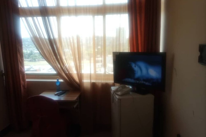 Room 4 of 36