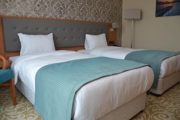Room 10 of 62