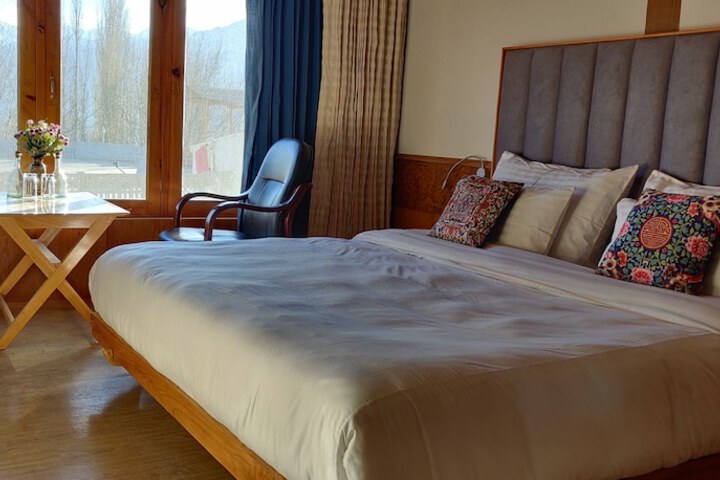 Room 6 of 27
