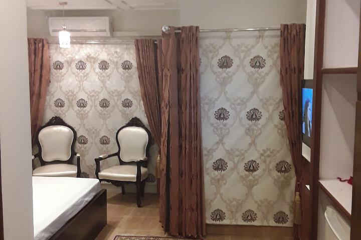 Room 9 of 21
