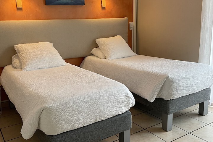 Room 16 of 60
