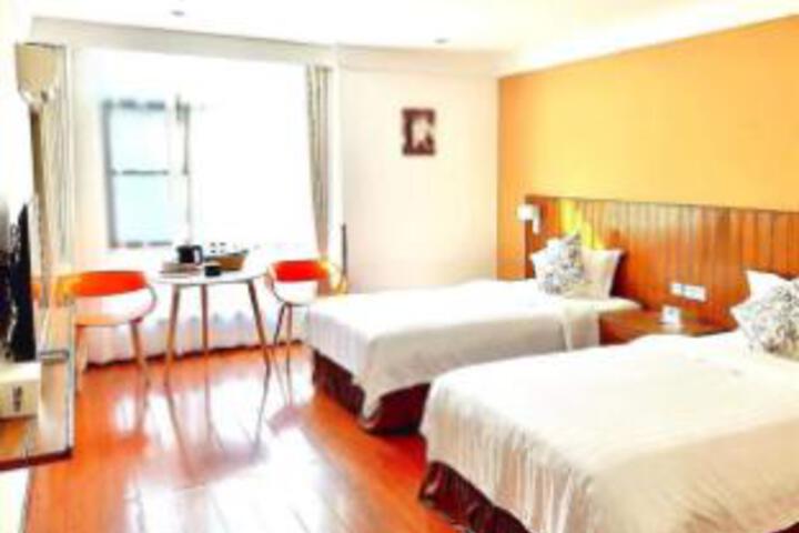 Room 14 of 14
