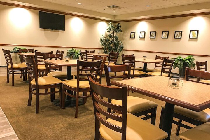 Dining 40 of 42
