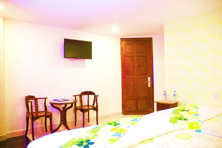 Room 5 of 78
