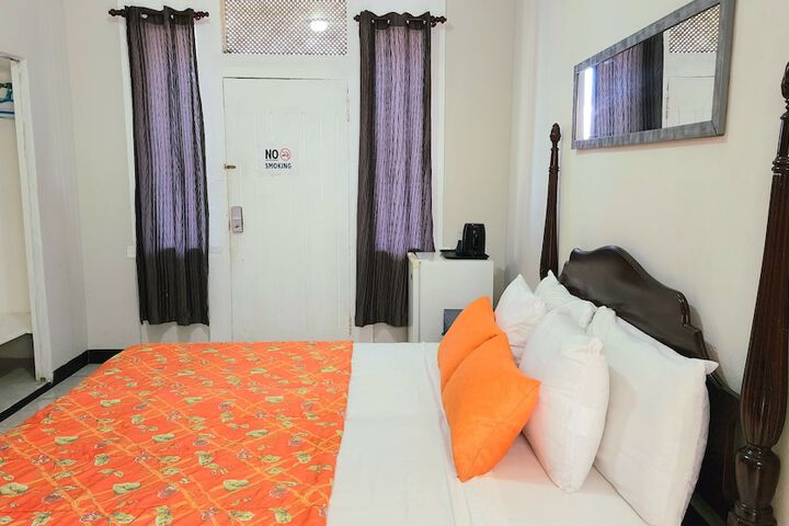 Room 5 of 110