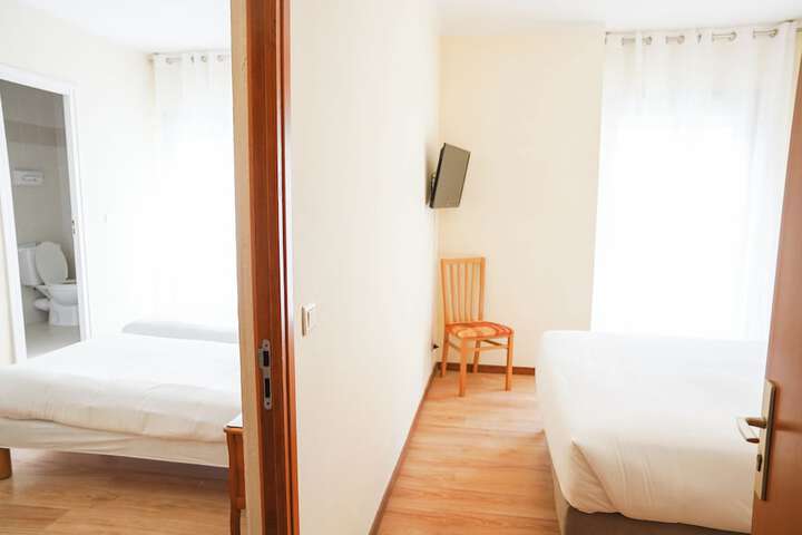 Room 15 of 32