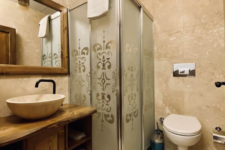 Room 34 of 51