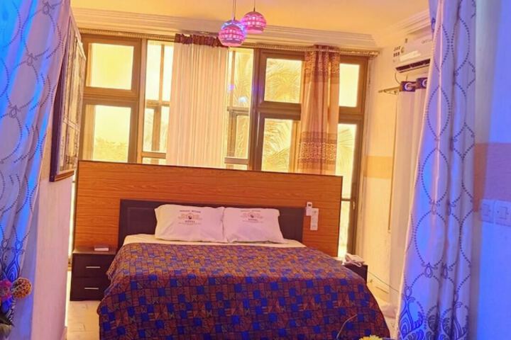 Room 38 of 285