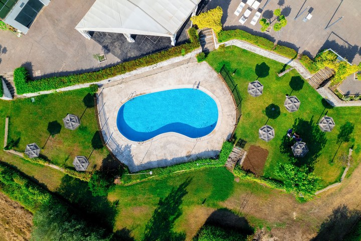 Pool 50 of 75