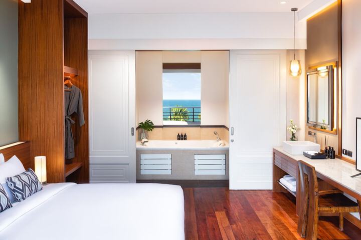 Room 47 of 80