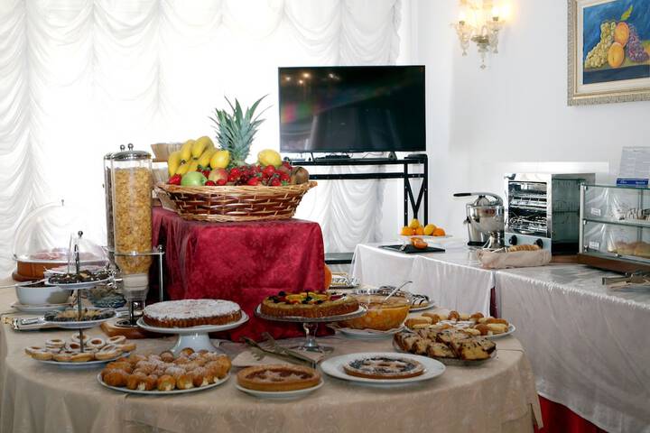 Dining Photos