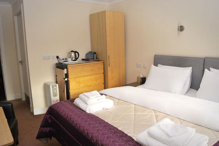 Room 4 of 30